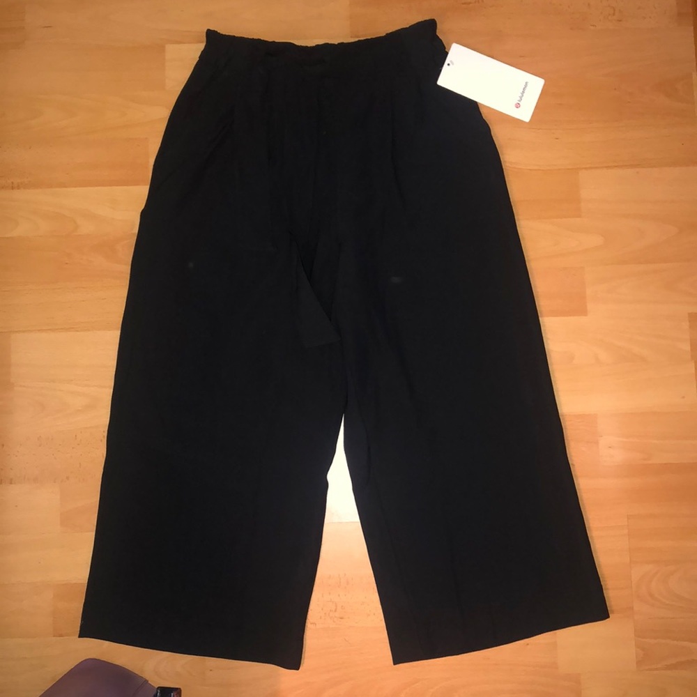 lululemon athletica noir crop pant